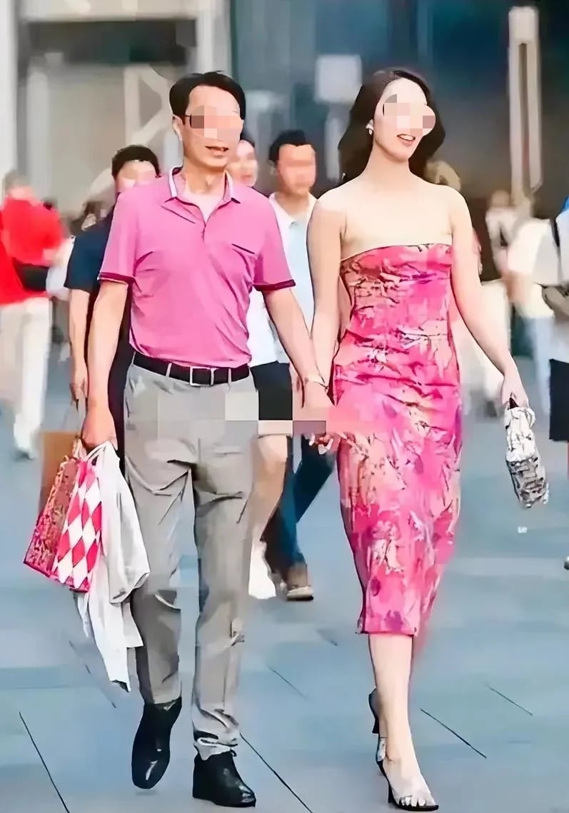 用 GPT-image-2 将街拍情侣服装拆解为服装设计图