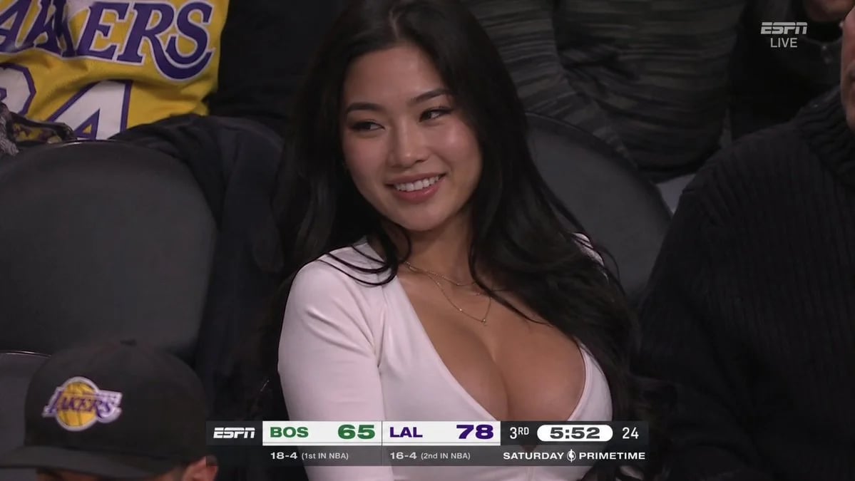 GPT-Image-2 prompt for realistic ESPN NBA courtside broadcast screenshot