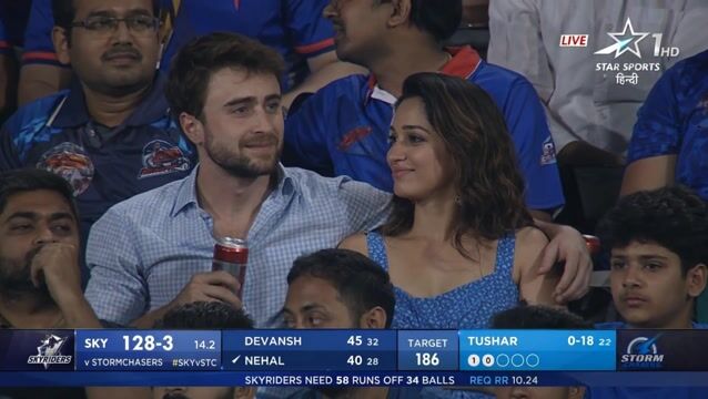 Viral Couple Cricket Stadium Broadcast Prompt Tutorial